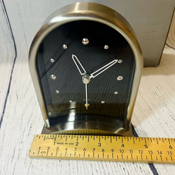 Vintage Quartz silver desktop protonix Clock - Picture 7 of 8